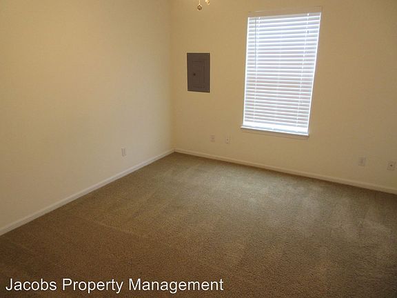 5th image of 3517 La Mesa Dr