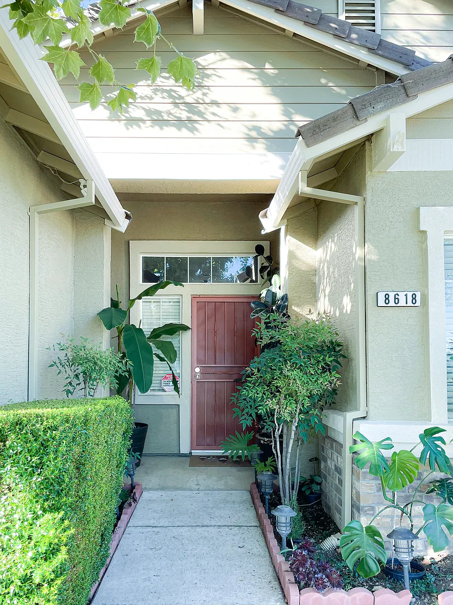 Building Photo - 8618 Shasta Lily Dr