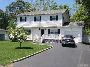 387 Birch Hollow Dr, Shirley, NY 11967