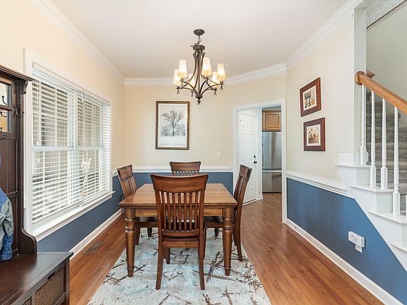 4th image of 1705 Patrick Henry Ln