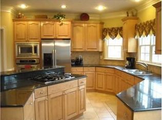713 Redleafe Cir, Chesapeake, VA 23320