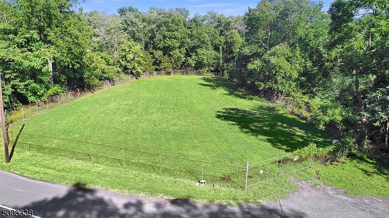 2nd image of 440 Hope Blairstown Rd