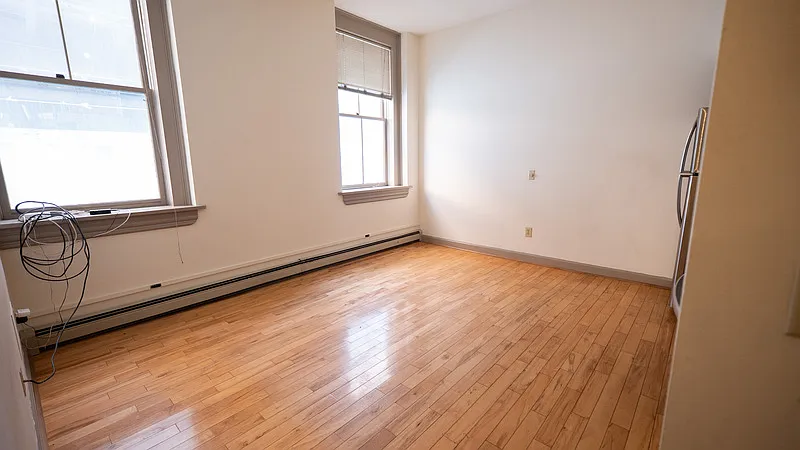 2 bed, 1.0 bath, $2,080 — Photo 3