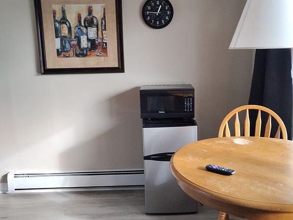 4th image of 196 Searsport Ave #2