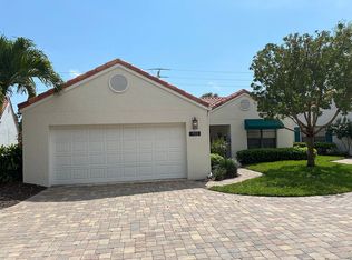 722 Reef Point Cir, Naples, FL 34108