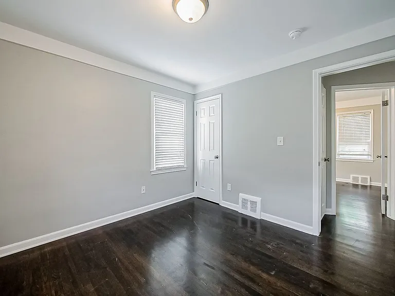 113 S Minerva Ave — Photo 14