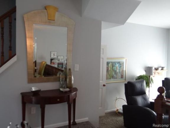 3rd image of 33322 Jefferson Ave