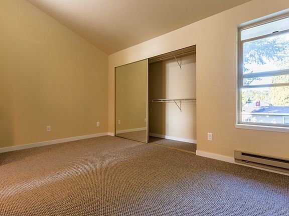 Master -vaulted ceiling