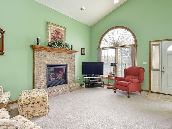 3rd image of 49061 Eagle Dr