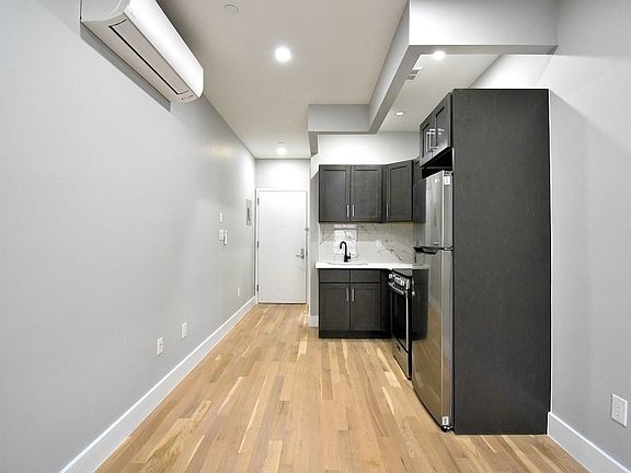 2nd image of 1419 Vyse Ave #3B