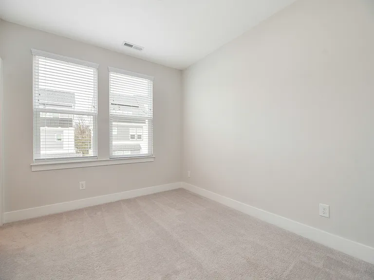 554 W End Dr — Photo 15