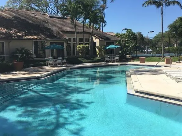 4521 W Mcnab Road #19, Pompano Beach, FL 33069