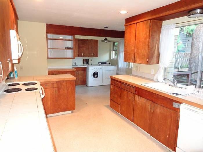Kitchen & Laundry