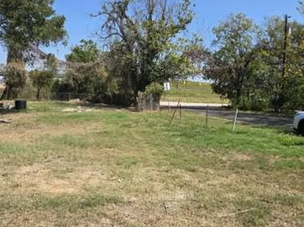 1724 E Walnut St, Waco, TX 76704