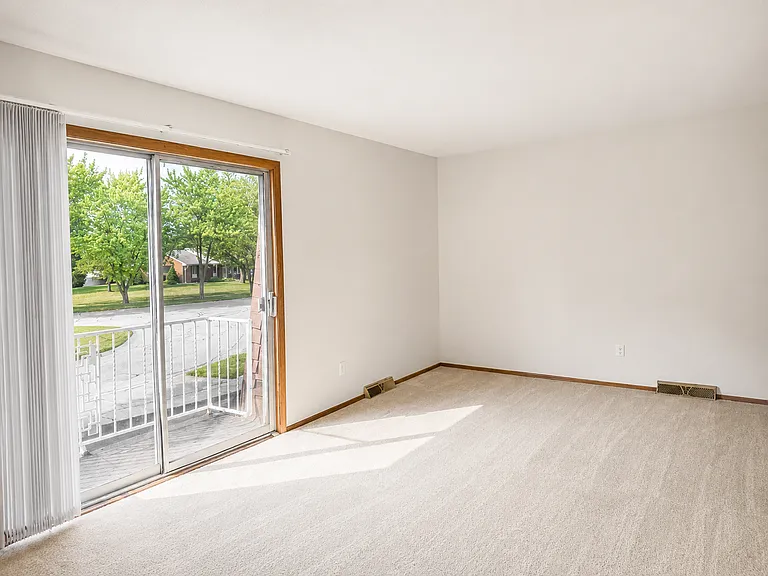 443 Overlook Dr — Photo 11