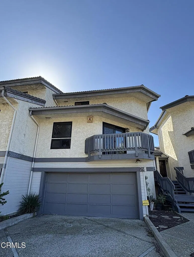 3 bed, 2.0 bath, 2348 sqft, $4,500 — Photo 1