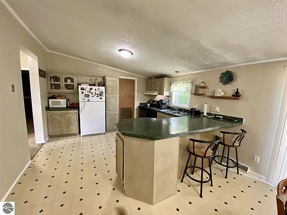 4th image of 11353 S Cottonwood Ave