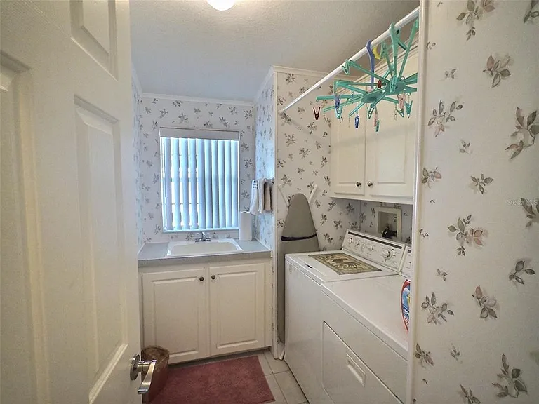 136 Pindo Palm St W — Photo 6