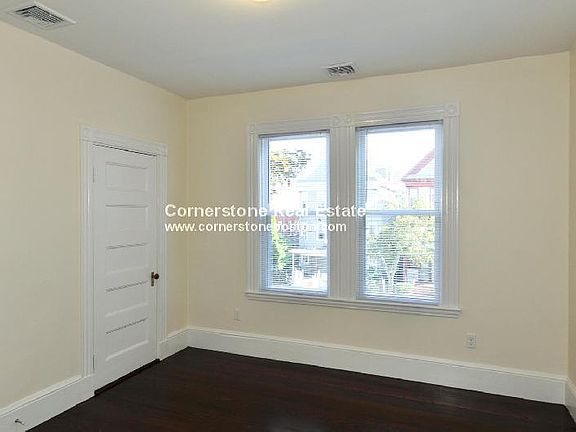 4th image of 6 Oswald St #3R