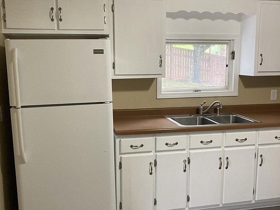 5th image of 107 Seanna Ln