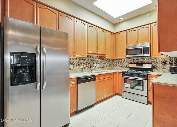 3rd image of 430 S Western Ave Unit 701