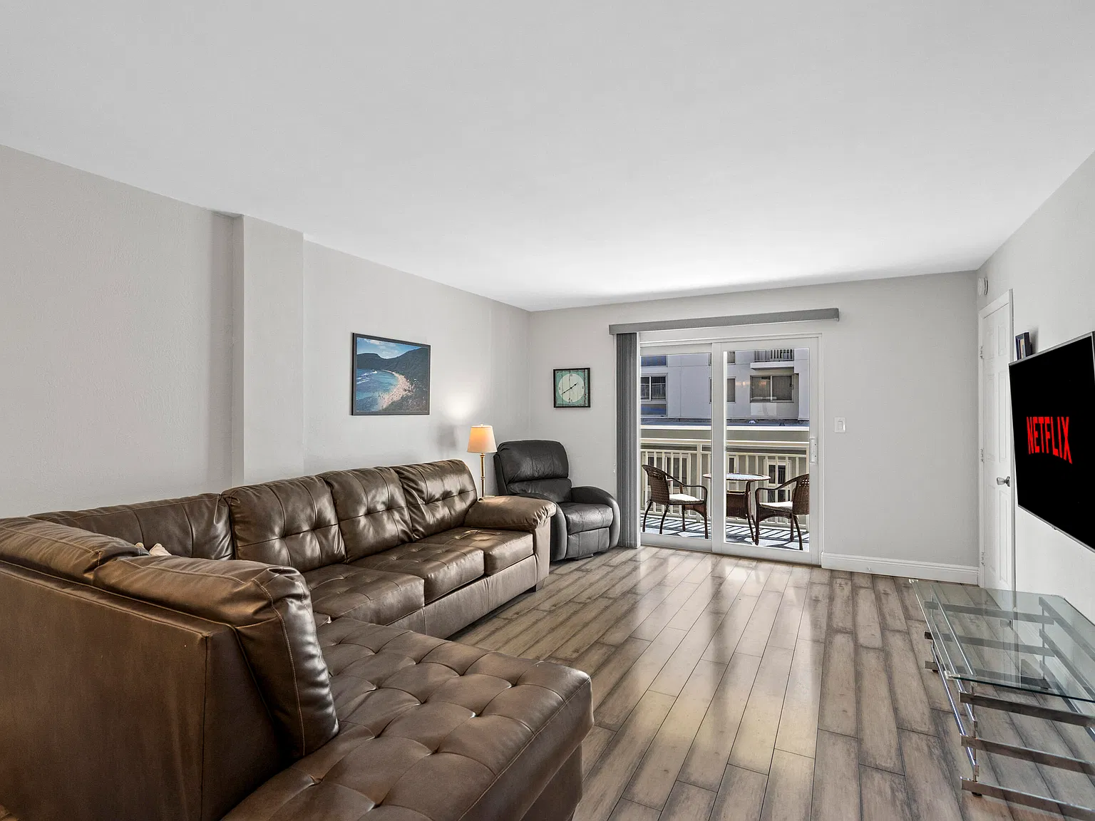 1161 Hillsboro Mile — Photo 4