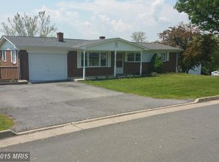 736 W 15th St, Front Royal, VA 22630