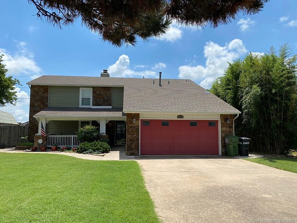 1st image of 18780 Woodbriar Ln