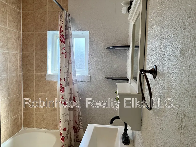 176 S 4th St #2 — Photo 12