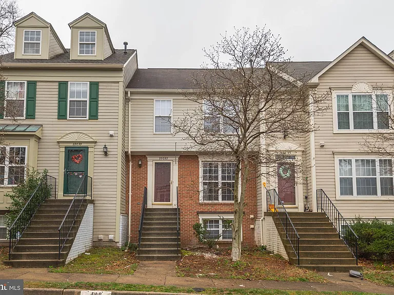 22037 Manning Sq — Photo 1