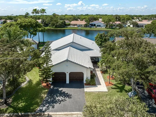 2087 Montpeliar, Weston, FL 33326
