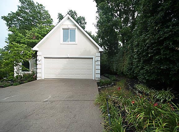 3rd image of 109 Saint Martins Ln