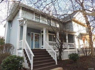 450 Reavis Pl, Saint Louis, MO 63119