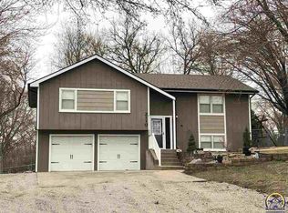 2110 NW 50th St, Topeka, KS 66618