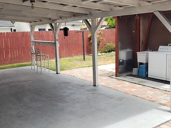 4th image of 2740A Easy Ave #A