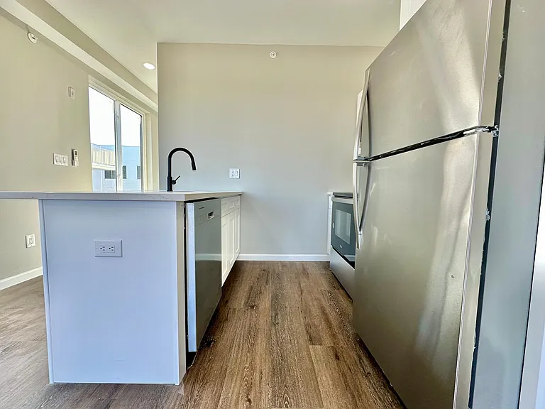 1230 N Marshall St #O2F — Photo 5