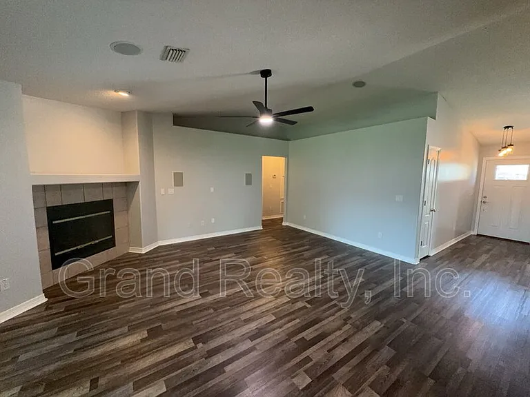 3951 Harbors Port St — Photo 8
