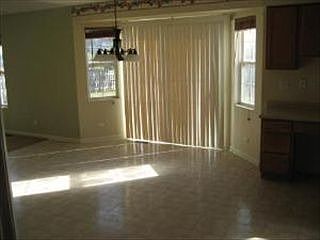 5th image of 6 Newbury Ct