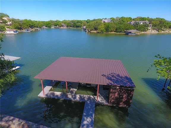 3rd image of 3909 Crescent Dr