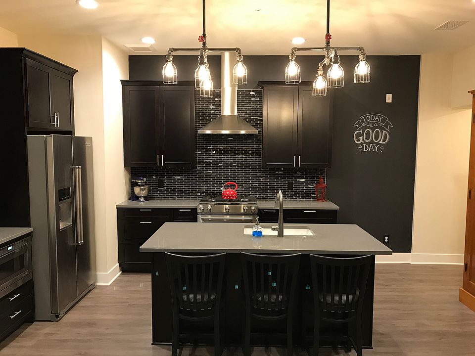 Kitchen:  Gas stove