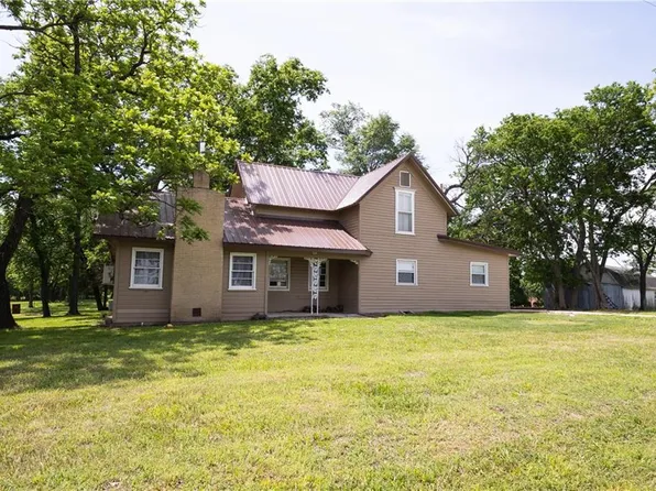 2039 County Road 26000, Parsons, KS 67357