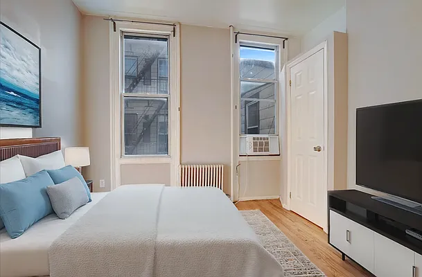 Rented by Compass | media 7