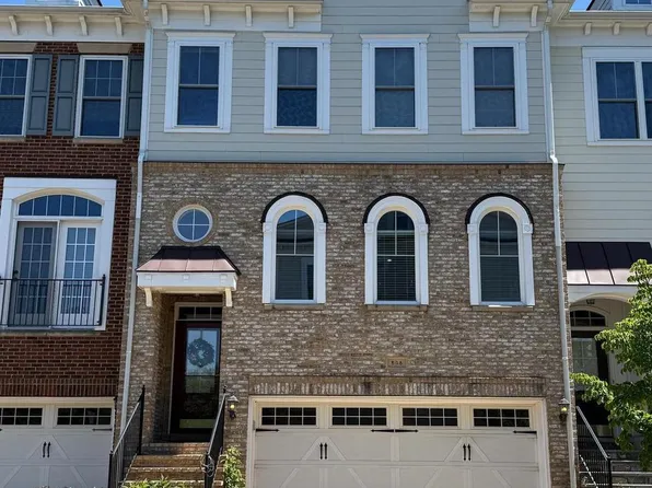 508 Hollingsworth Ter, Herndon, VA 20170
