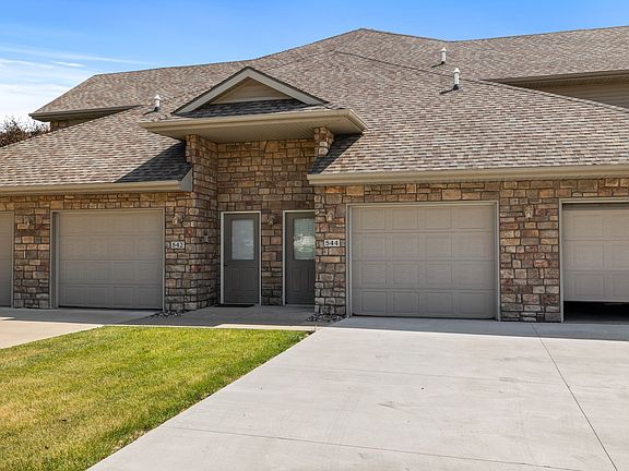 3rd image of 544 Carrie Ln