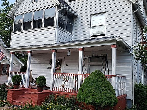 2nd floor enclosed Porch