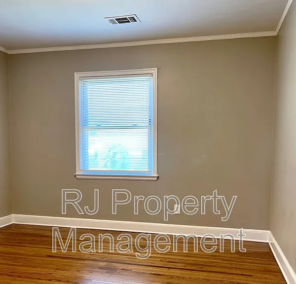 1598 Marianna St — Photo 11