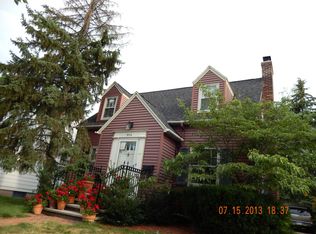 554 Riley St, Lansing, MI 48910