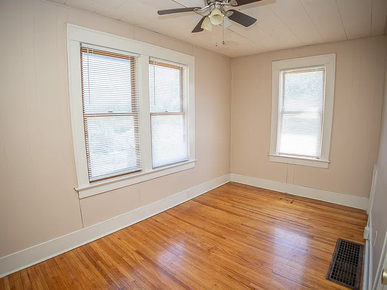 929 E Dunklin St #A — Photo 17