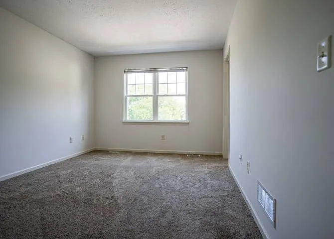 Webster Woods Townhouse Apartments — Photo 36