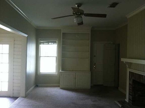 3rd image of 303 E Gresham St